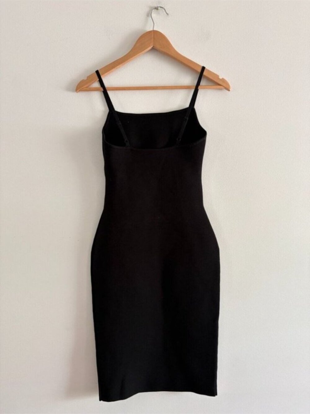 Aritzia Babaton Fissure Sculpt Knit Midi Dress Cut Out Black Size Small - Picture 5 of 7